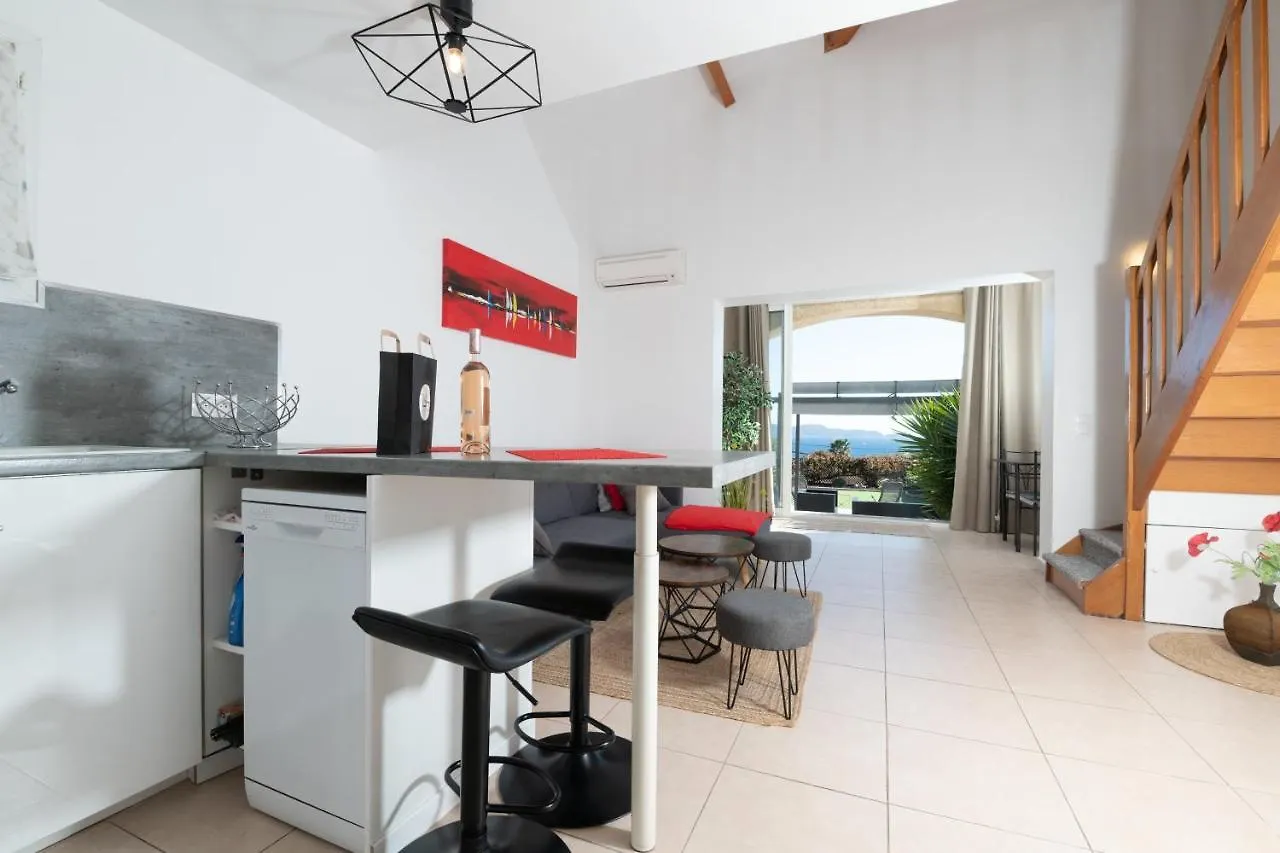 Face A La Mer Superbe Villa Terrasse Barbecue Le Pradet Carqueiranne Apartment