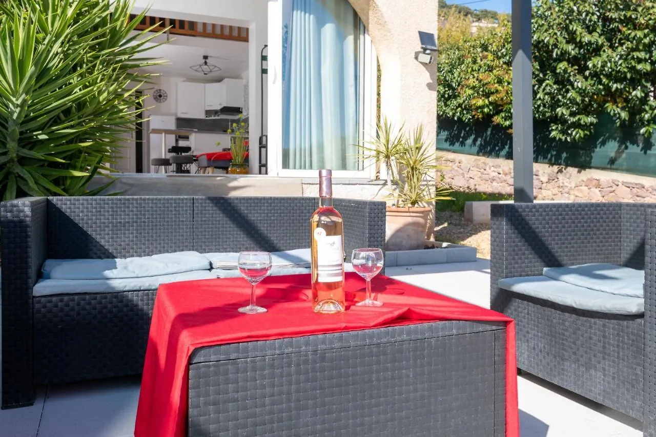 Face A La Mer Superbe Villa Terrasse Barbecue Le Pradet Carqueiranne França
