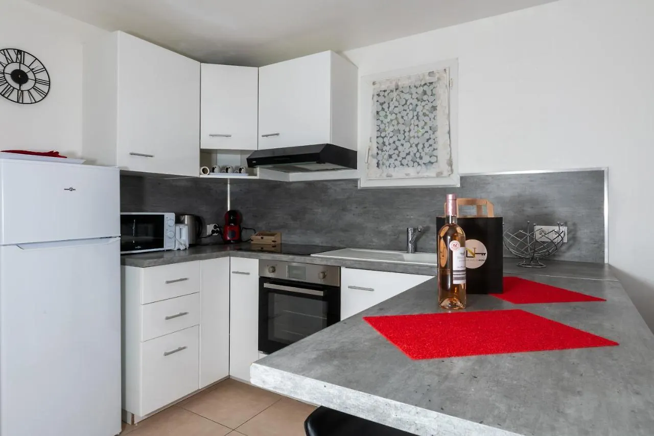 Apartament Face A La Mer Superbe Villa Terrasse Barbecue Le Pradet Carqueiranne